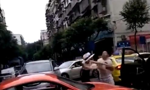 鼎格暖通：重慶保時捷女車主被奇瑞車主回打，雙方已迅速和解？